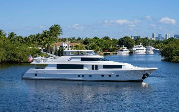 DETERMINATION Luxus - Katamaran