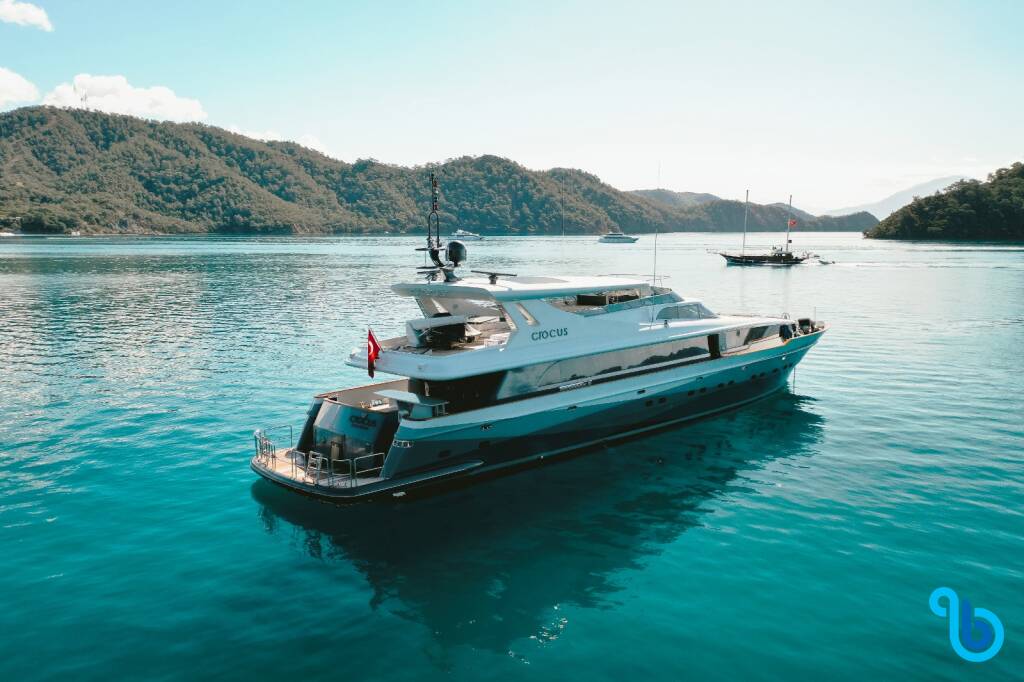 42 M Motor Yacht Crocus, CROCUS