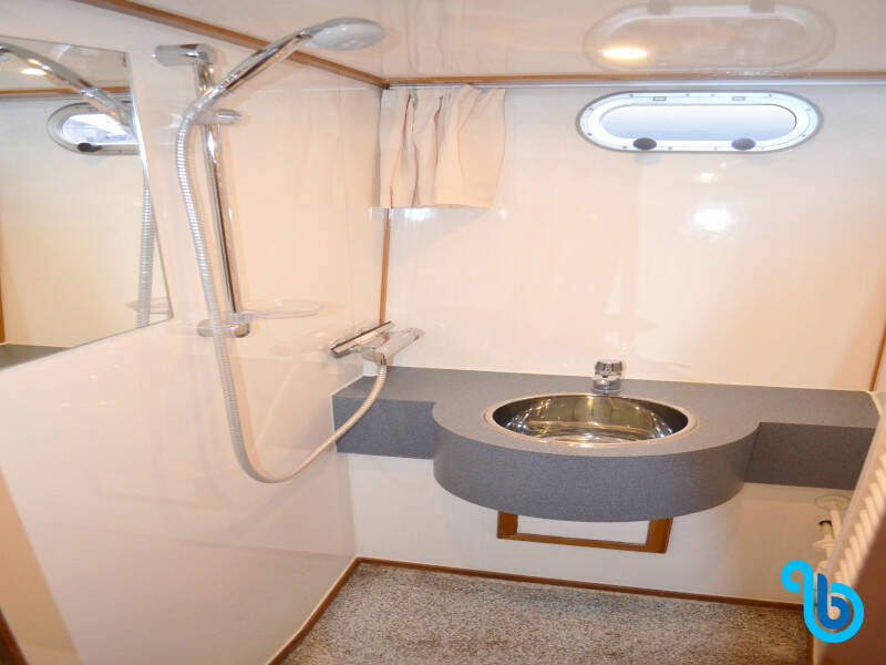 Advantage 42 , Drait 79