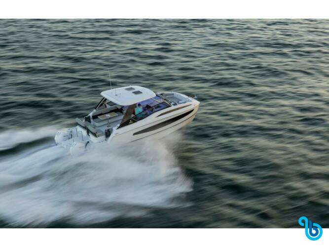 Aquila 32 Sport BATCAT