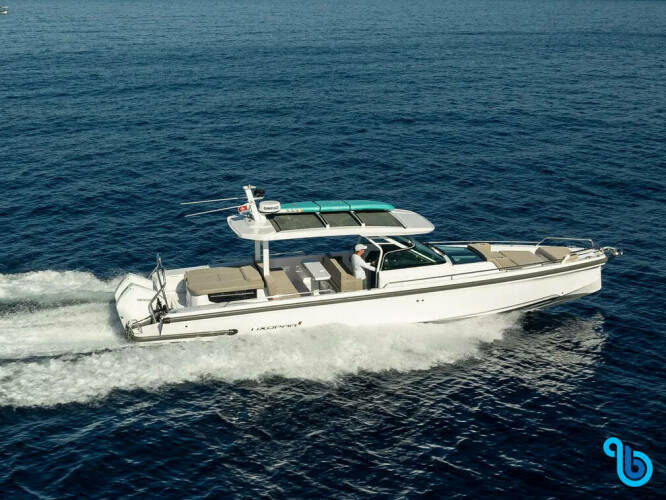 Axopar 37  Sun Top | Nautiful