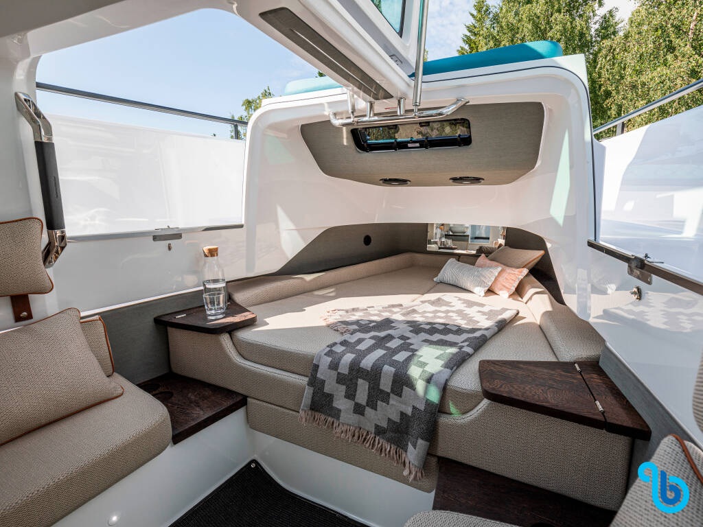 Axopar 37 XC Cross Cabin, 