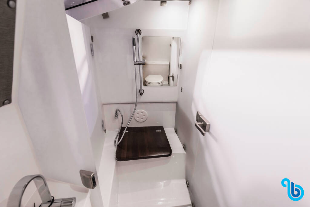 Axopar 37 XC Cross Cabin, 