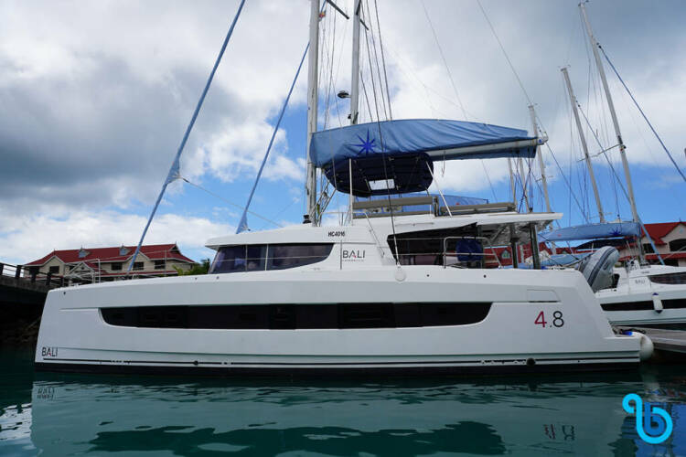 Bali 4.8 | ESTHER