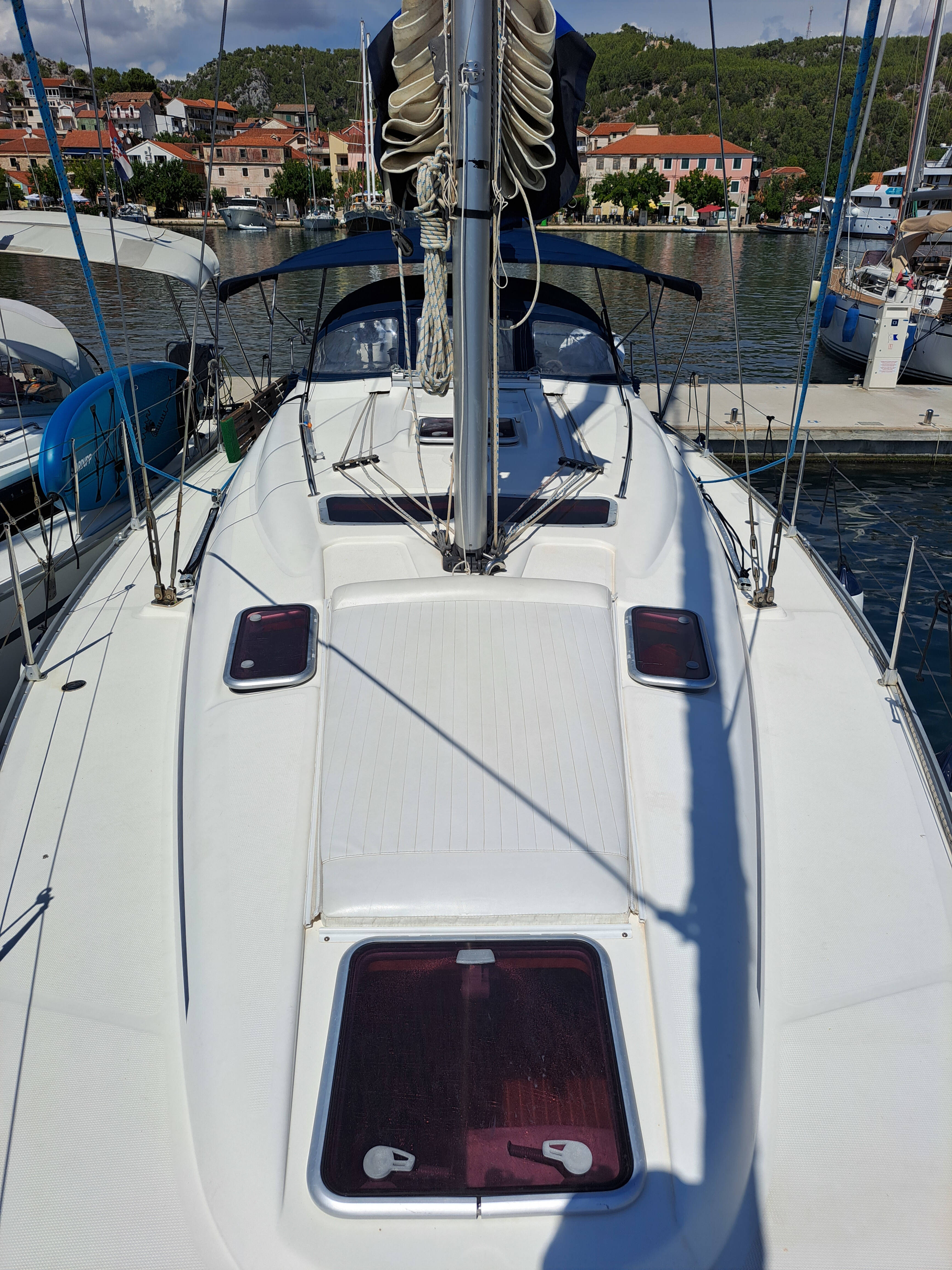 Bavaria 39 Cruiser, Kaštelet