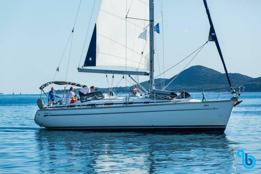 Bavaria 44, Anis