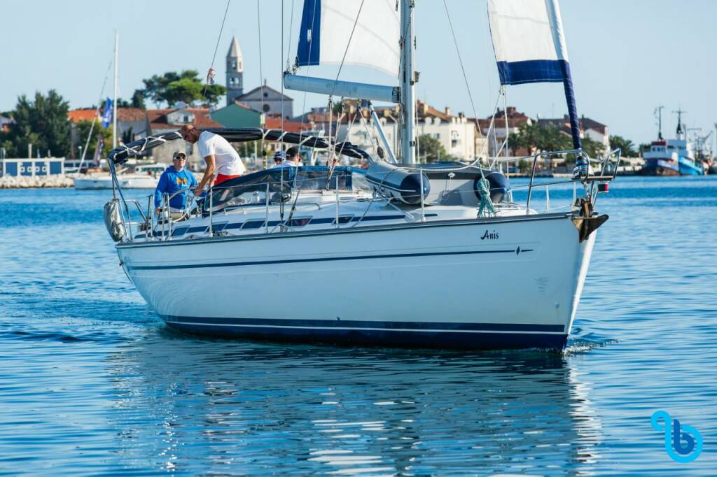 Bavaria 44, Anis