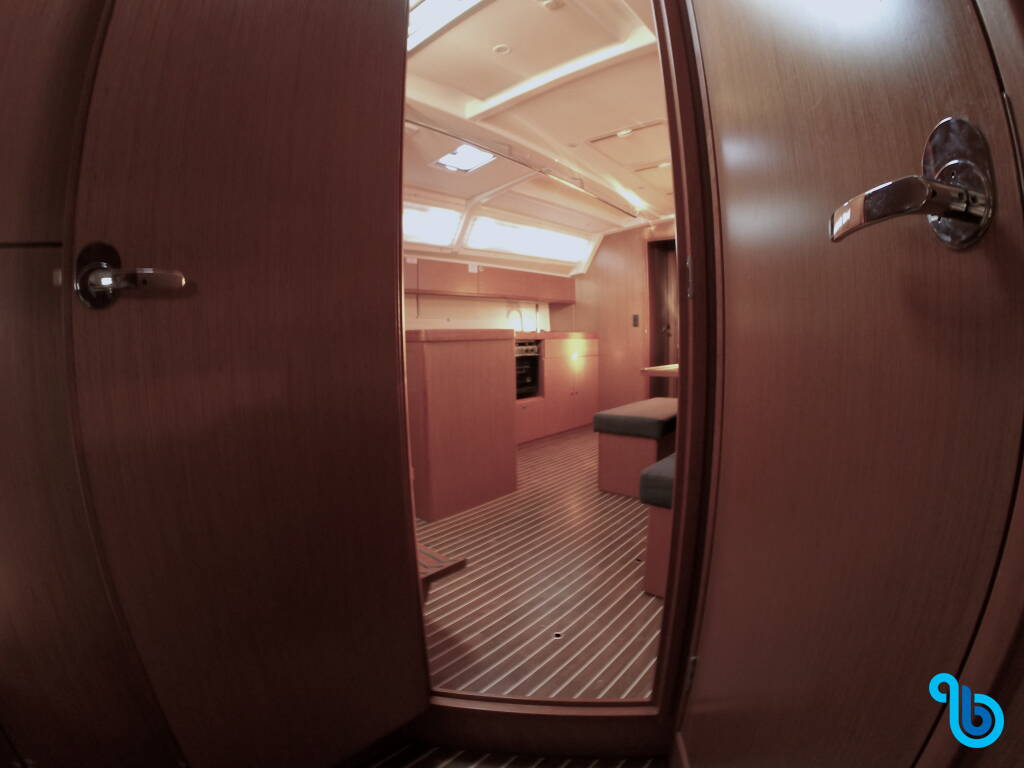 Bavaria 46 Cruiser, Elektra