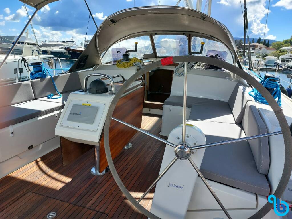 Bavaria 51 Cruiser, Vera