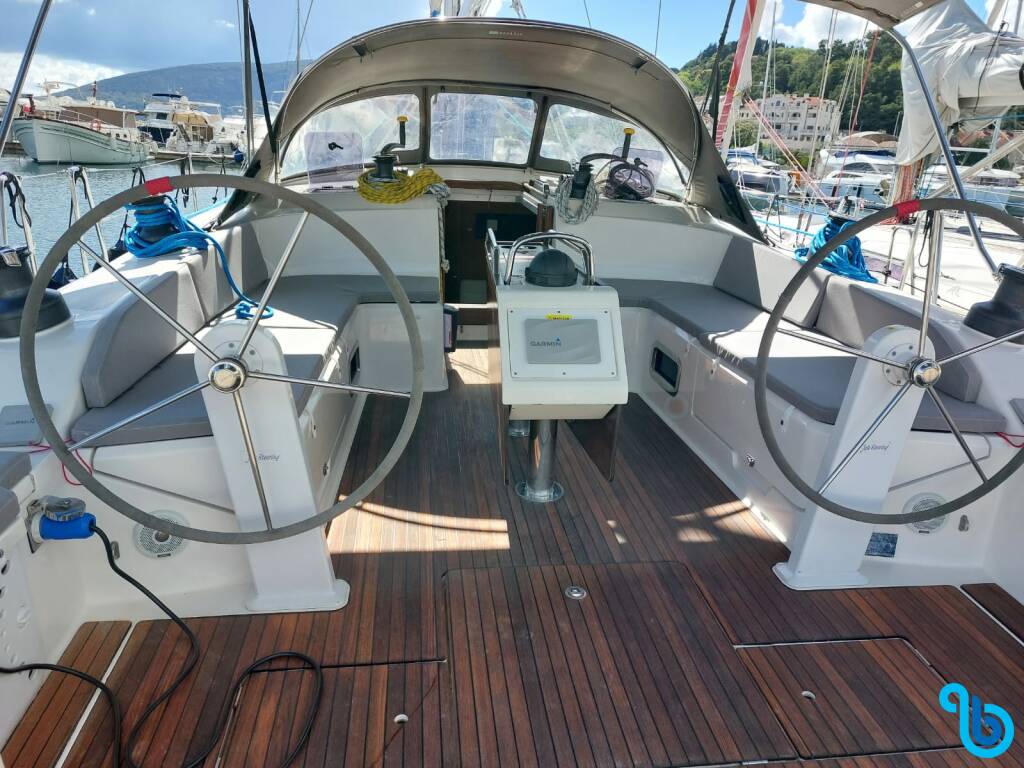 Bavaria 51 Cruiser, Vera