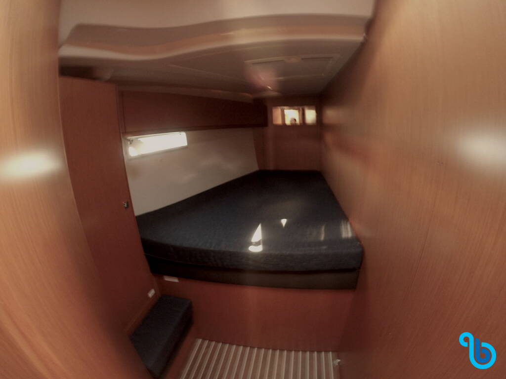 Bavaria 51 Cruiser, Given To Fly