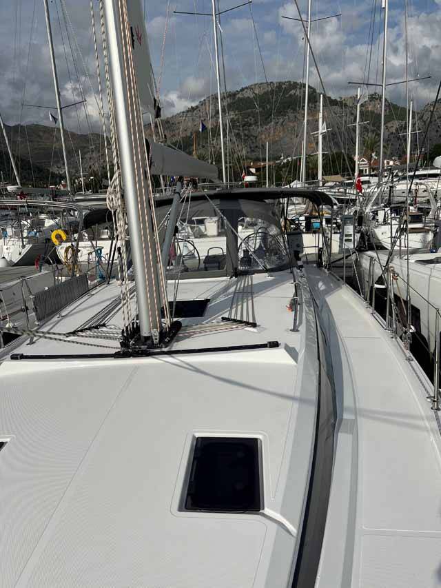 Bavaria C42, NAVA