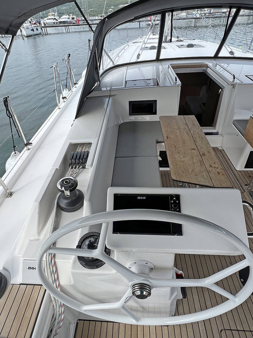 Bavaria C45 Style, 