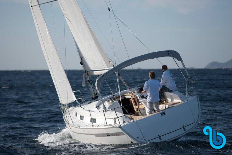 Bavaria Cruiser 32, Sax