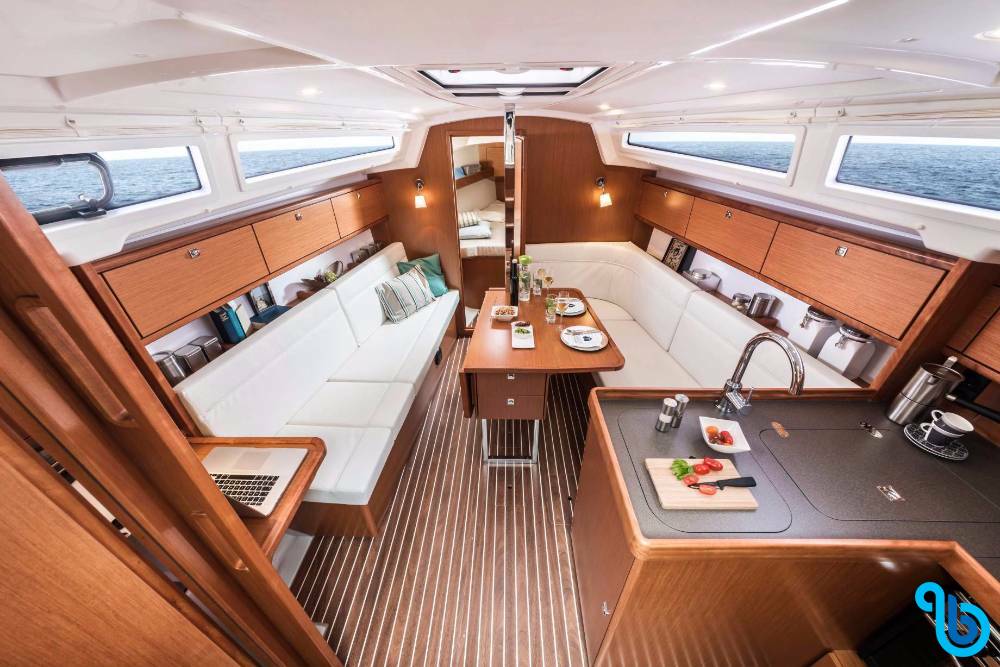 Bavaria Cruiser 34, JUST ENJOY