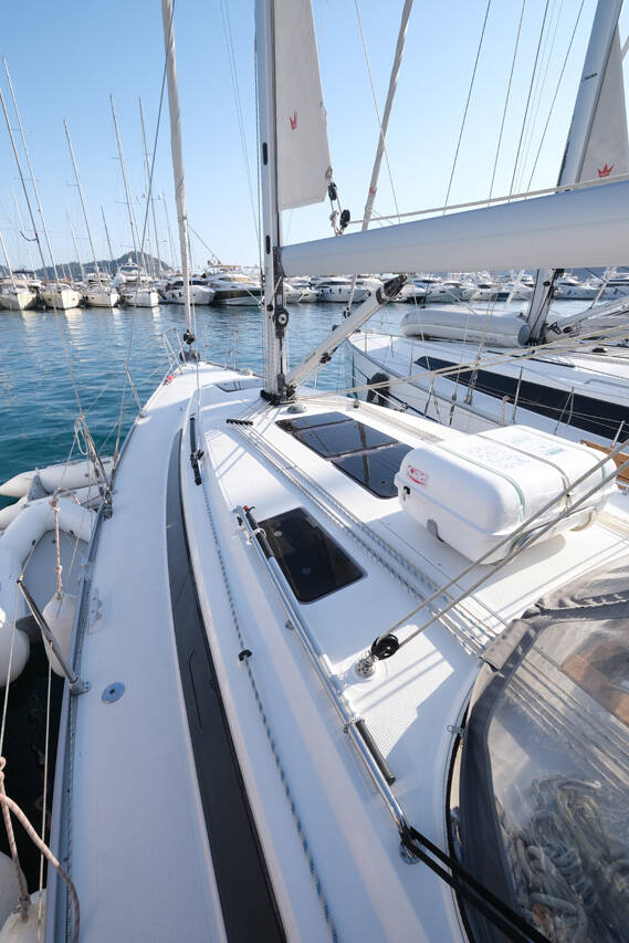 Bavaria Cruiser 37, CRUSH