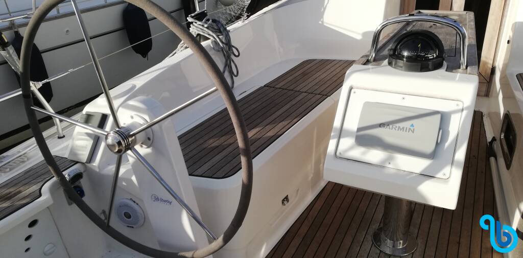 Bavaria Cruiser 37, Lazy Days