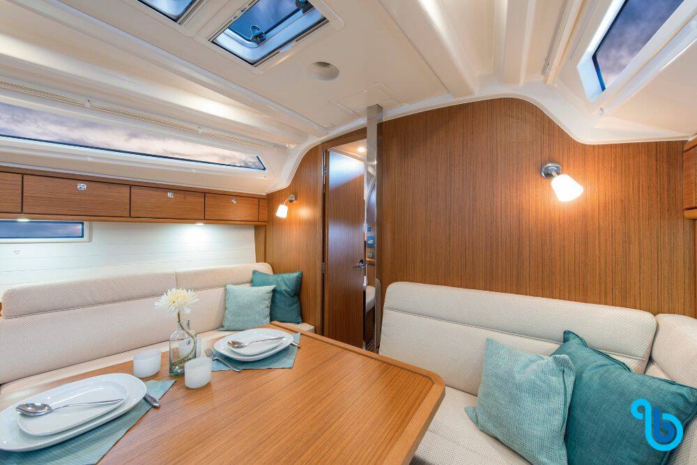 Bavaria Cruiser 37, PALOMA