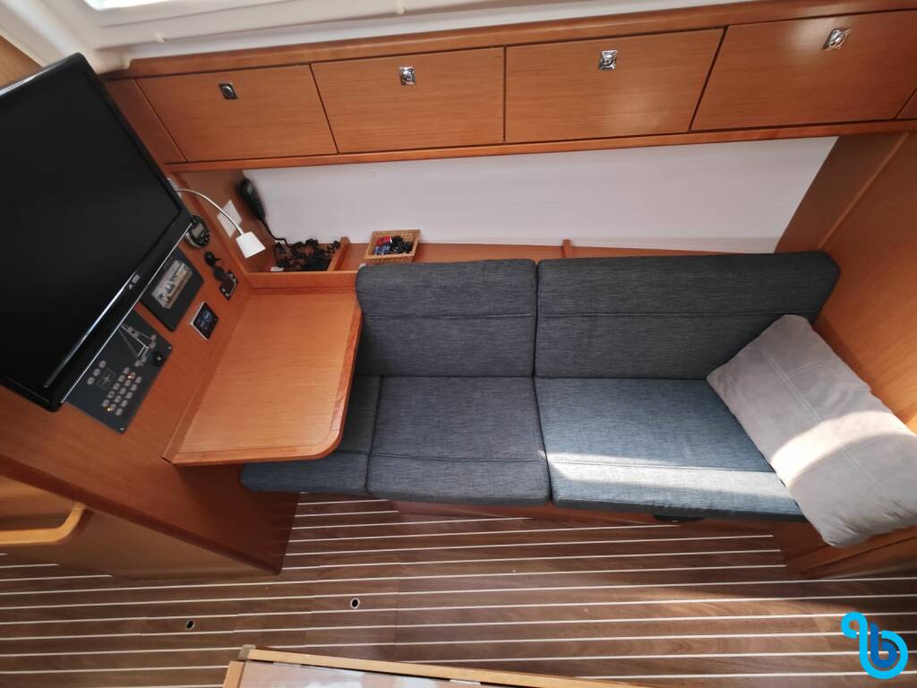 Bavaria Cruiser 37, Almira