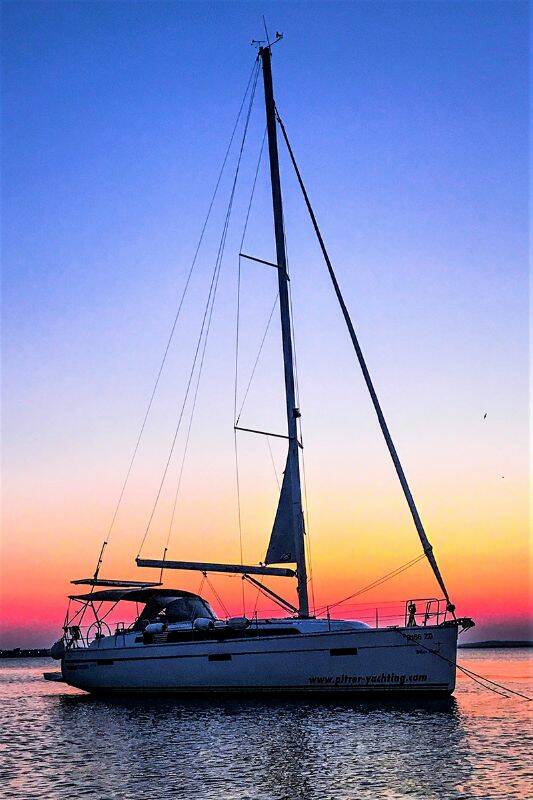 Bavaria Cruiser 37, WHITE PEARL