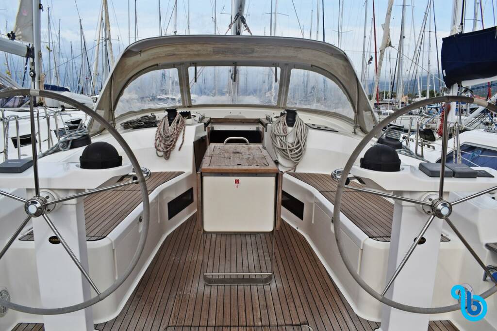 Bavaria Cruiser 45, Tiha