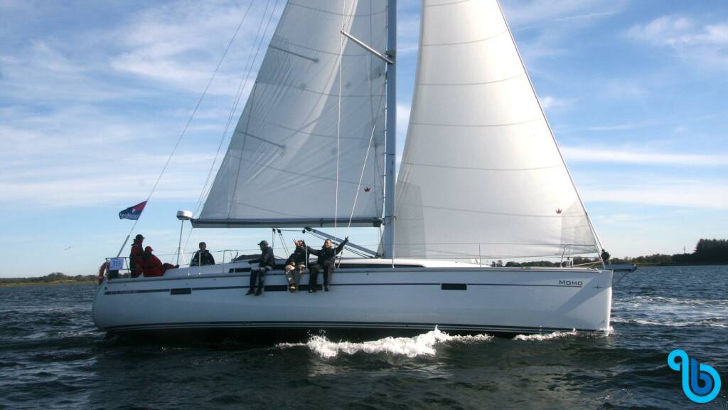 Bavaria Cruiser 46, Momo