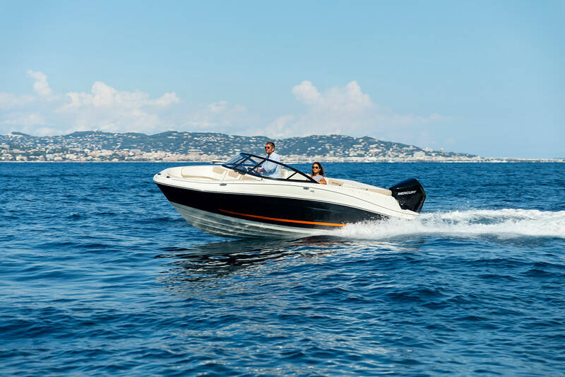Bayliner VR5 Outboard, Bowrider