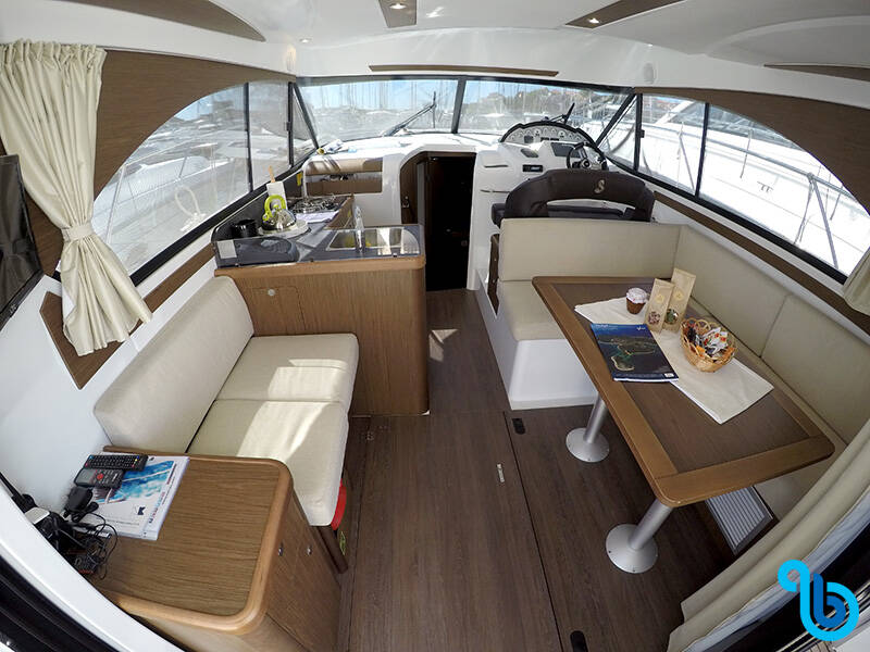 Beneteau Antares 36, Capricorn