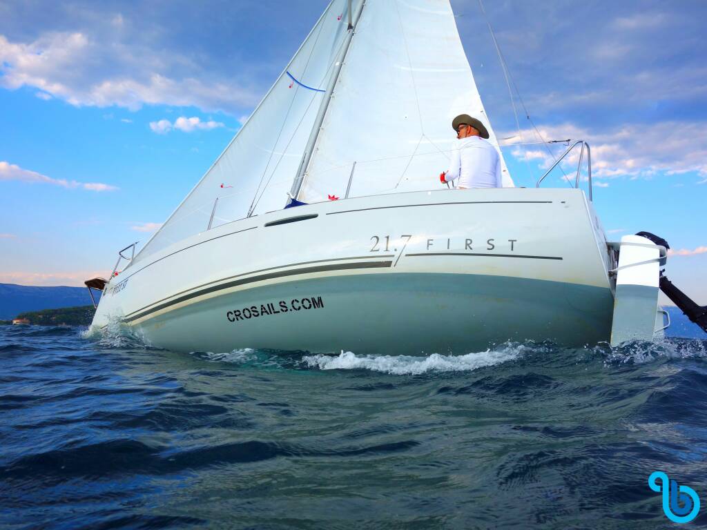 Beneteau First 21.7, Perla