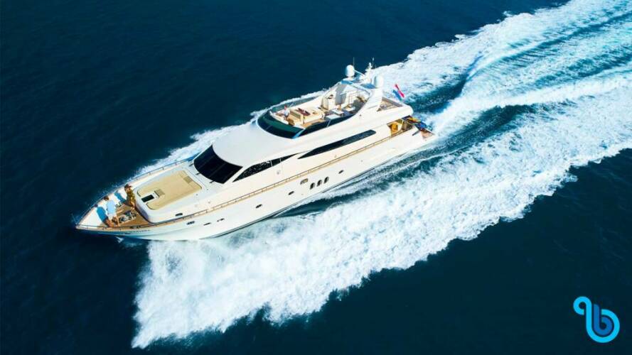 Karisma Yate de lujo a motor