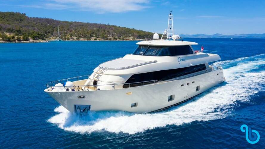 Grace Yate de lujo a motor