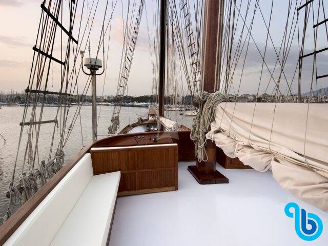 Custom Motor Sailer 124', Matina