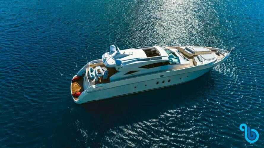 Sol Yate de lujo a motor