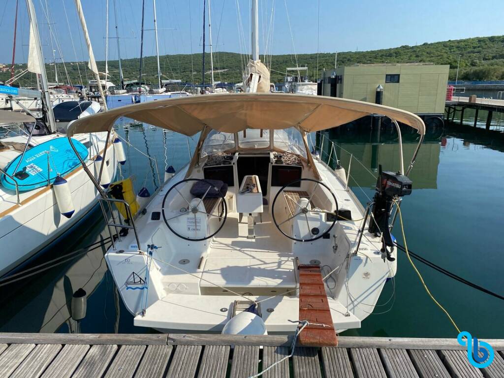 Dufour 310 GL, Apolonia