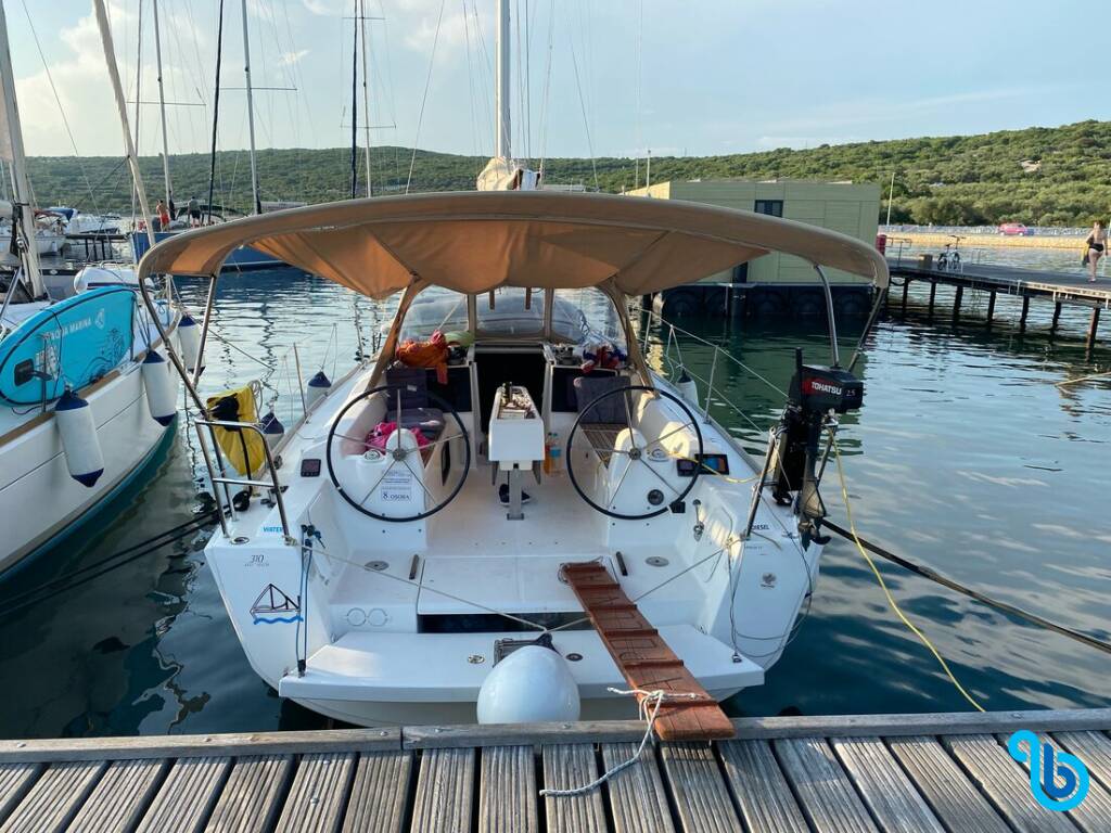 Dufour 310 GL, Apolonia