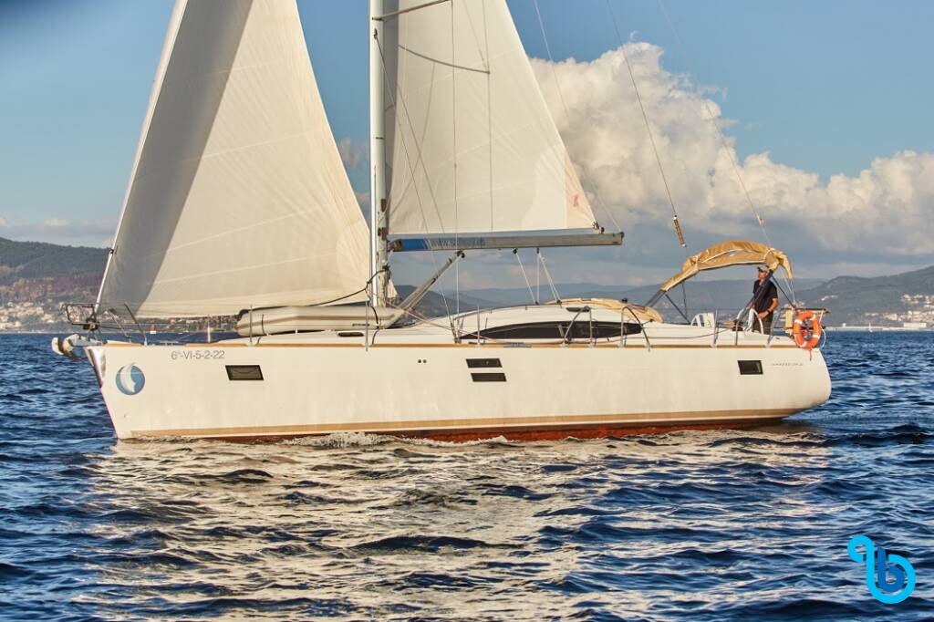 Elan 45 Impression, Alcamaro