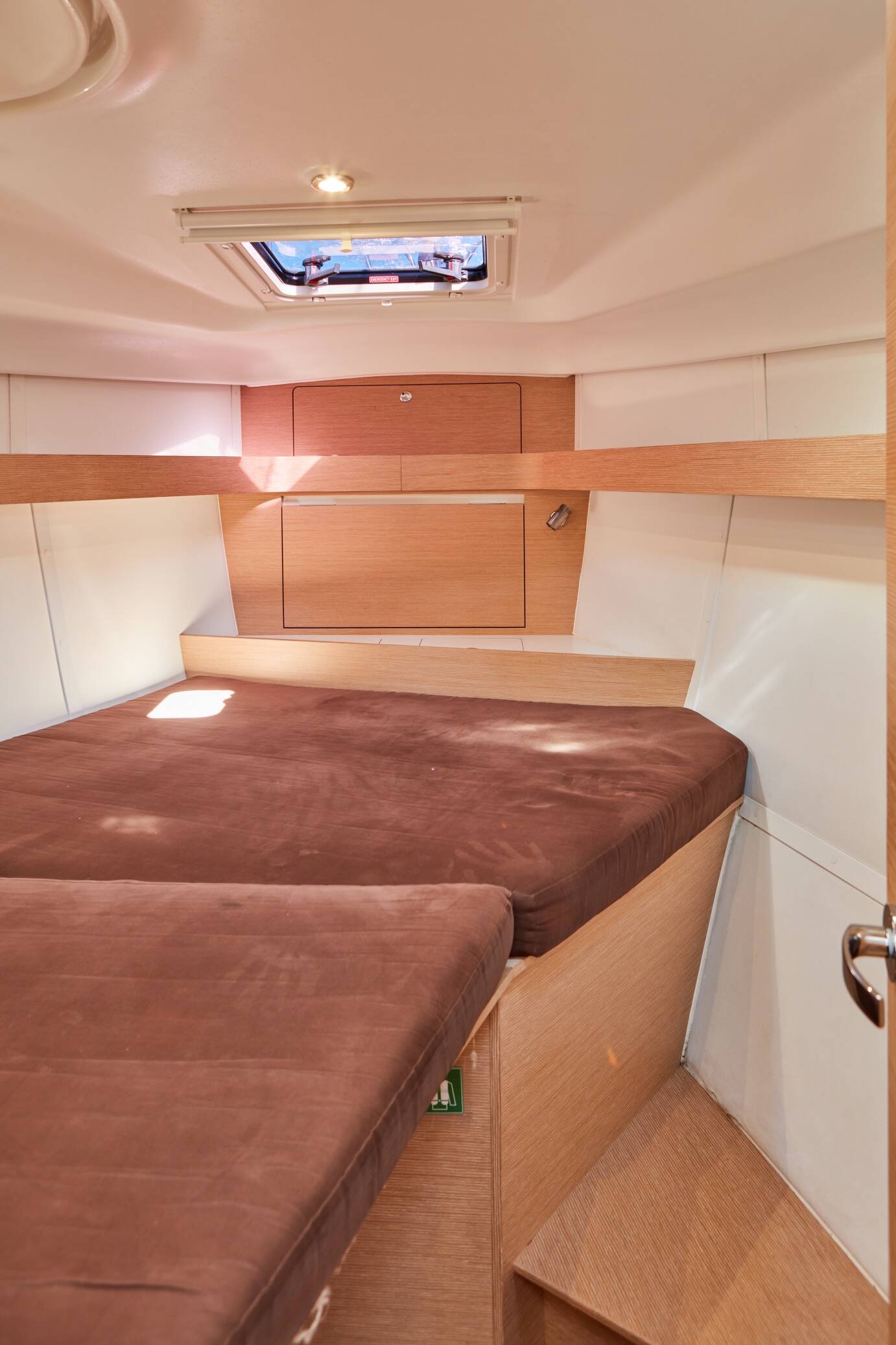 Elan Impression 40, AMISTAD