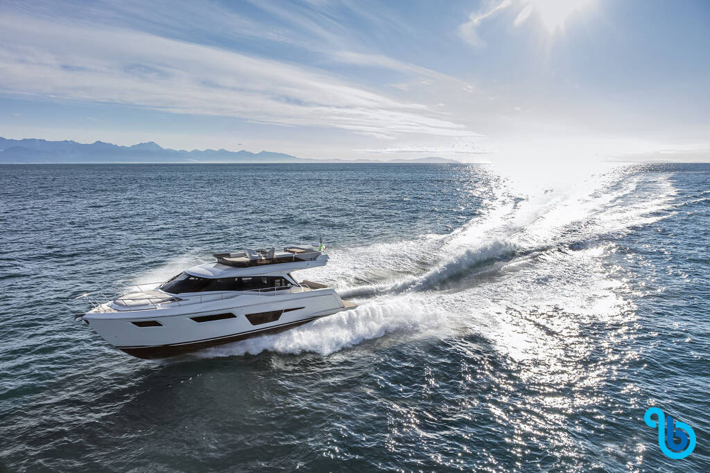 Ferretti Yachts 500, 