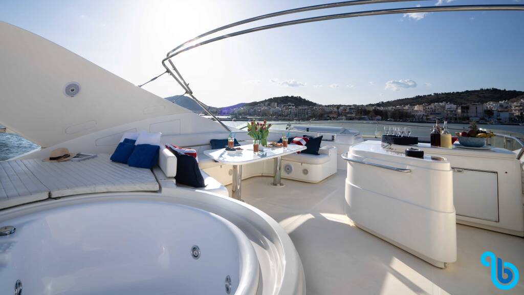 Ferretti Yachts 880, Estia YI