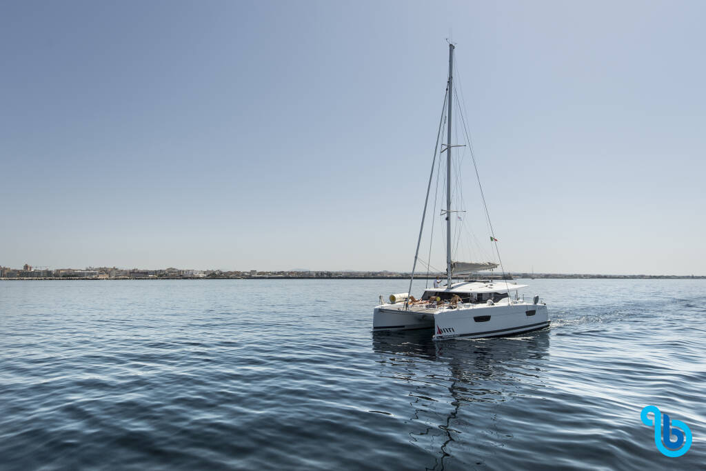 Fountaine Pajot Astréa 42, Astrea (watermaker+generator)