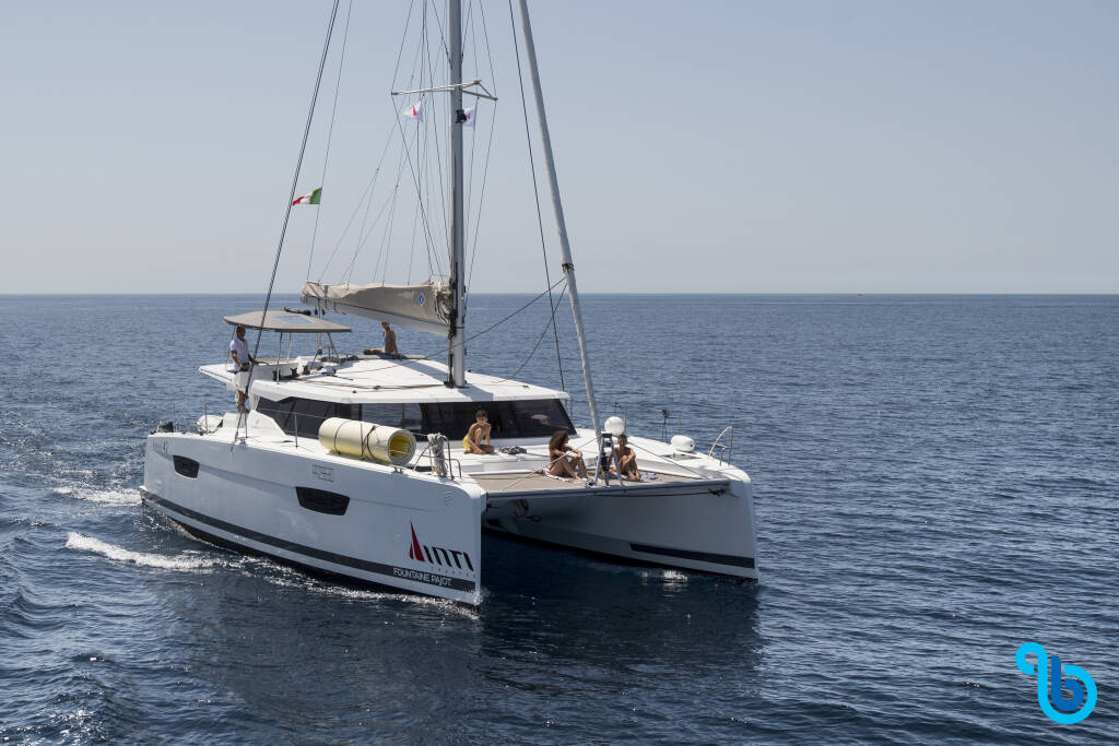 Fountaine Pajot Astréa 42, Astrea (watermaker+generator)