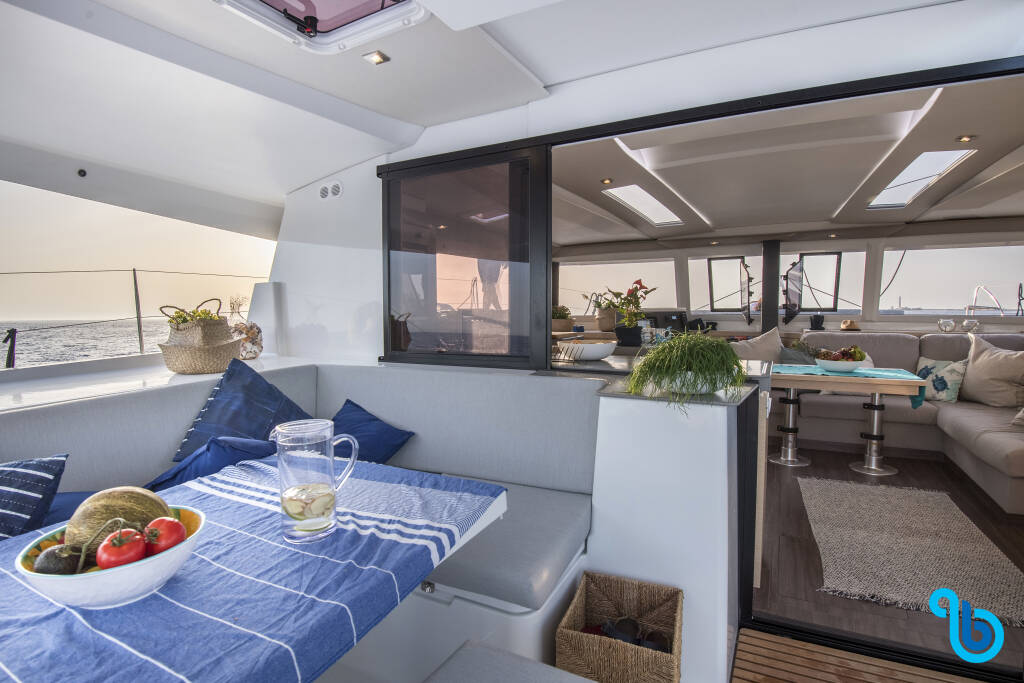 Fountaine Pajot Astréa 42, Astrea (watermaker+generator)