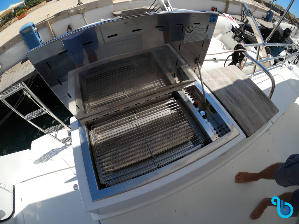 Fountaine Pajot Astréa 42, Astrea (watermaker+generator)