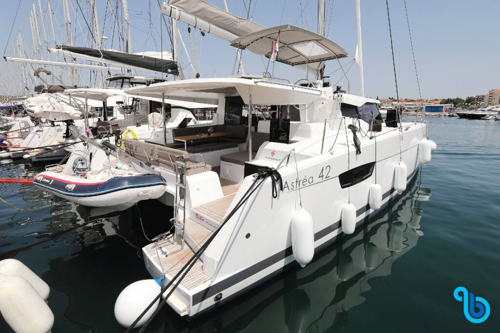 Fountaine Pajot Astrea 42, BELLA V