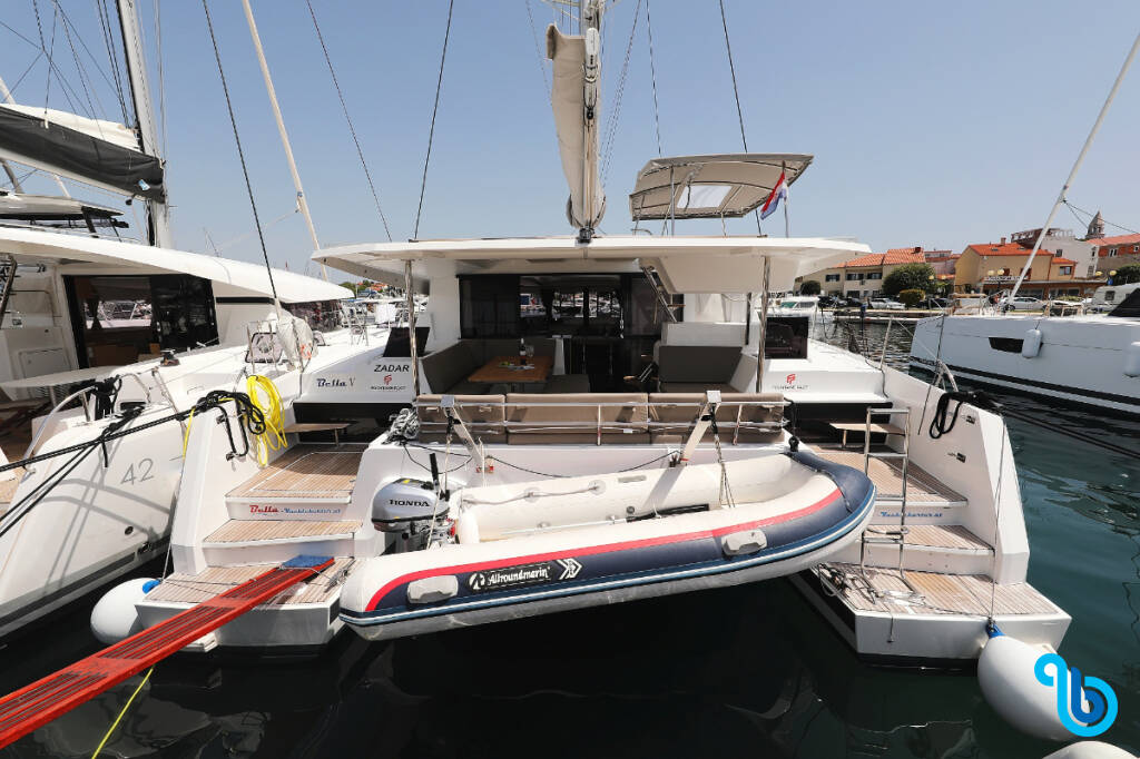 Fountaine Pajot Astrea 42, BELLA V