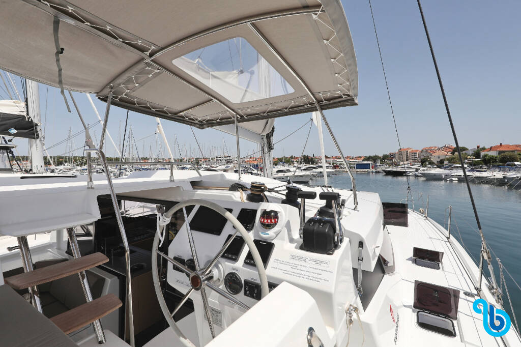 Fountaine Pajot Astrea 42, BELLA V