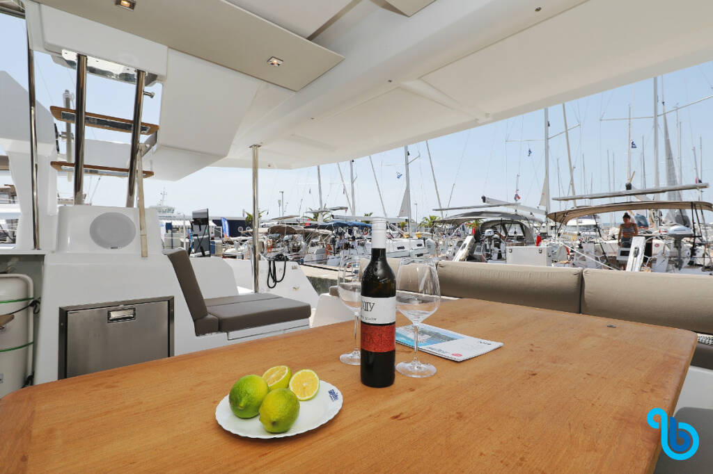 Fountaine Pajot Astrea 42, BELLA V