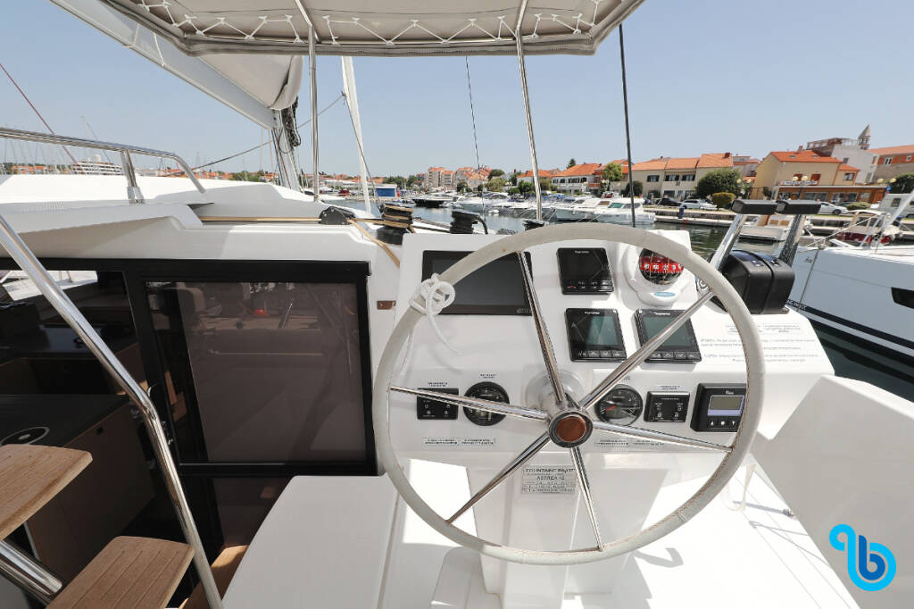 Fountaine Pajot Astrea 42, BELLA V