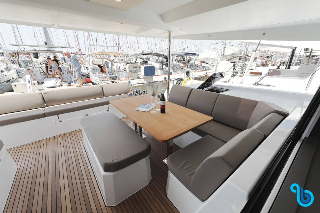 Fountaine Pajot Astrea 42, BELLA V