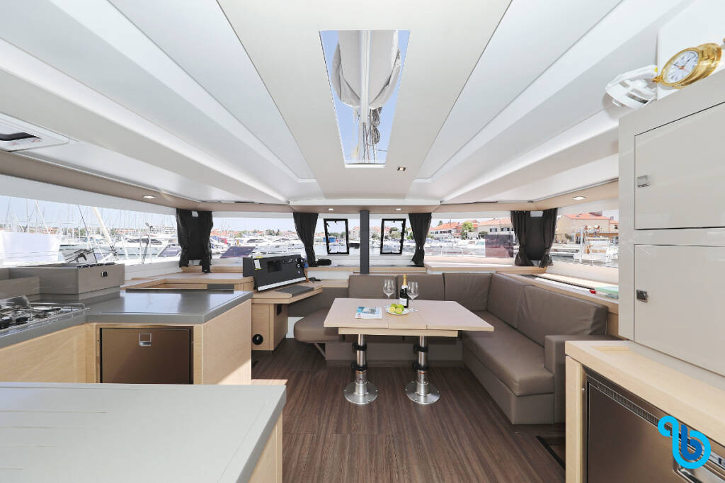 Fountaine Pajot Astrea 42, BELLA V